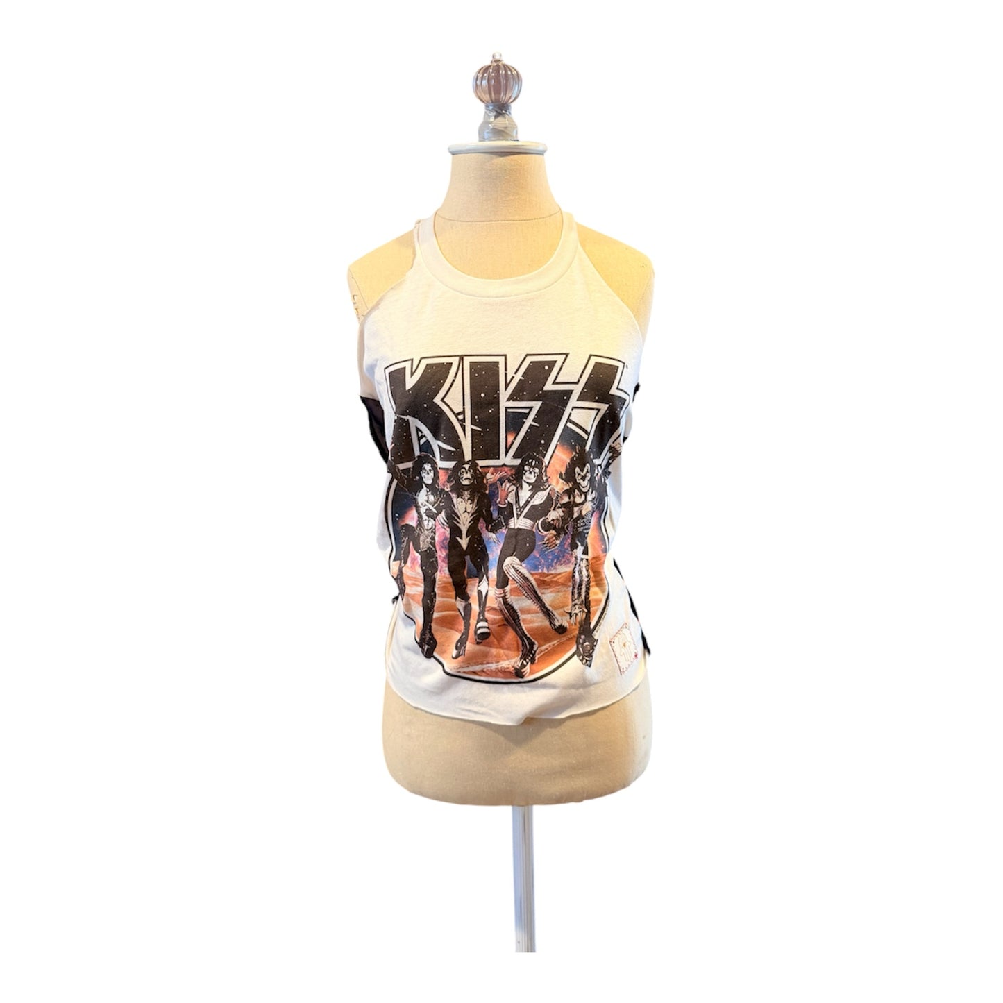 Kiss Tie Back